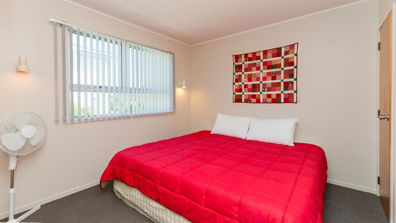 Waitangi Beach Units Экстерьер фото